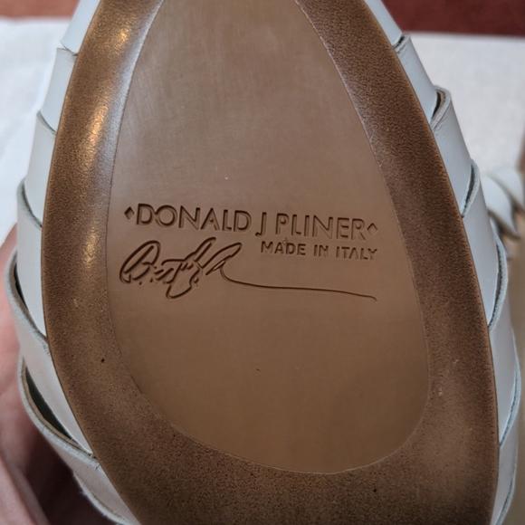 Donald Pliner Leather Peeps - Picture 7 of 8